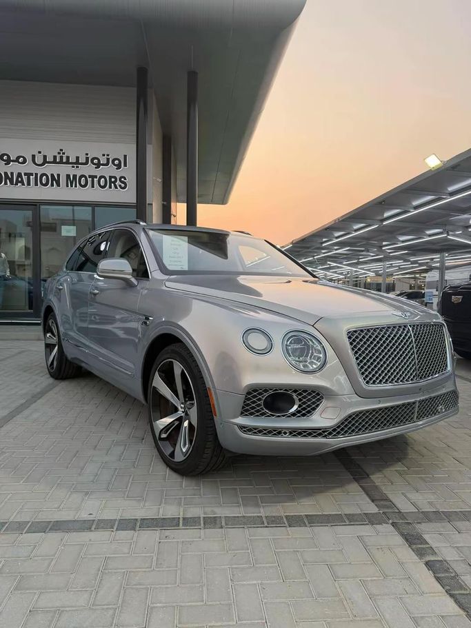 Used Bentley Bentayga I, 6.0 l, 2017 in UAE, Ajman by AUTONATION MOTORS, Silver color. American Specs | AUTO.AE | Listing #278962