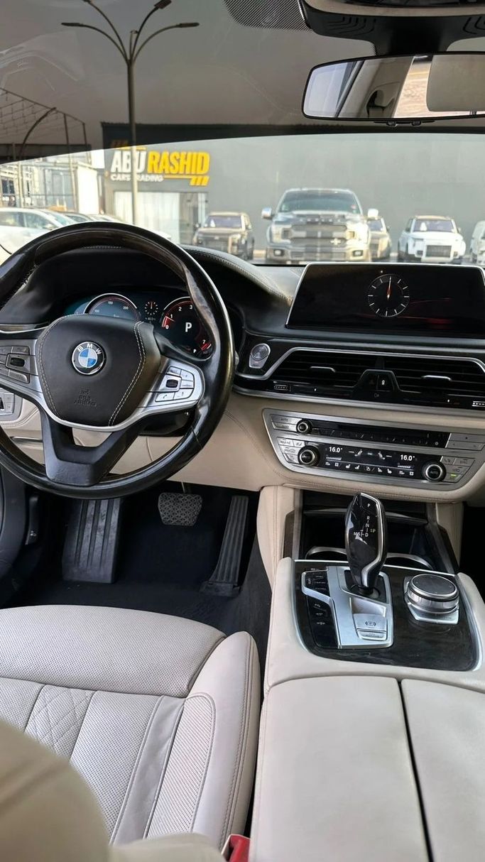 Подержанный BMW 7 Series 750i VI (G11/G12), 4.4 л, 2016 в Аджмане от Abu Rashid Cars  Черный цвет. GCC | AUTO.AE