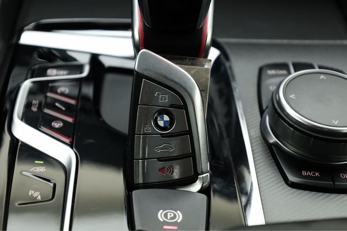 Used BMW M5 Competition VI (F90), 4.4 l, 2018 in UAE, Ajman by MARINA MOTORS, Silver color. American Specs | AUTO.AE | Listing #296064 — photo 17 of 21