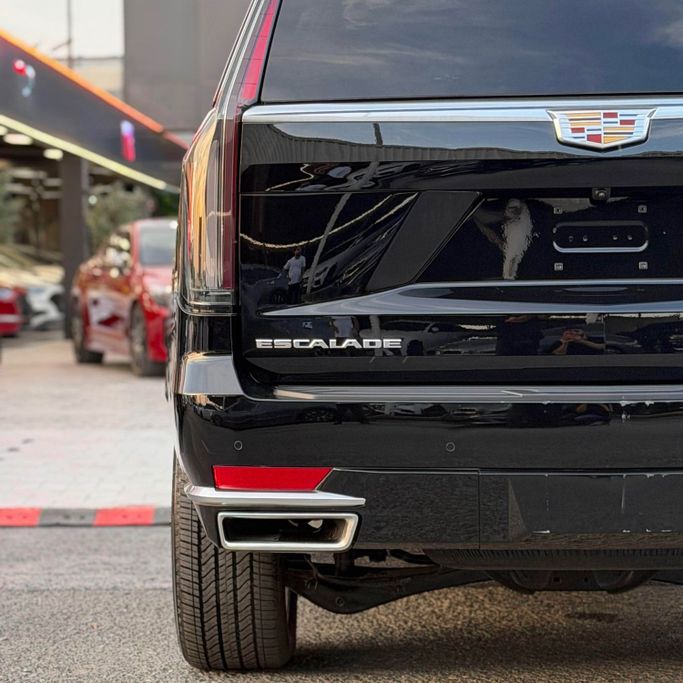 Новый Cadillac Escalade ESV V, 6.2 л, 2024 в Аджмане от Syria Motors Черный цвет. Американская | AUTO.AE