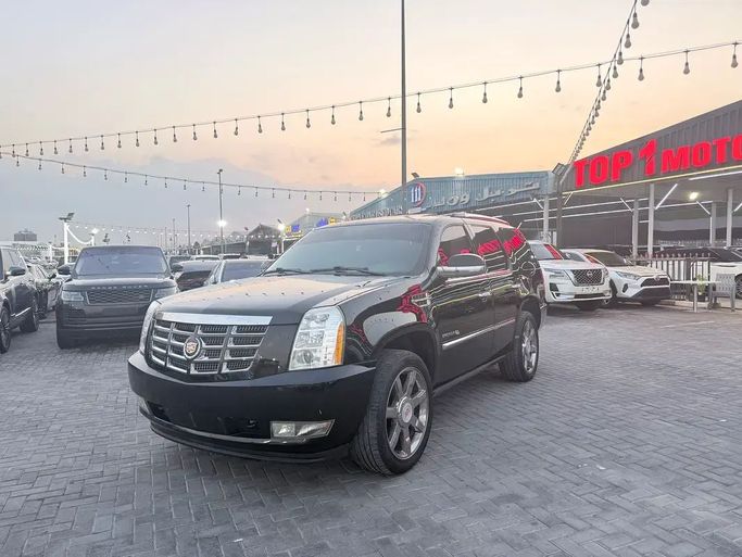 مستعملة Cadillac Escalade ثالثاً, 6.2 l, 2012 في في عجمان من TOP 1 MOTORS، اللون أسود. مواصفات الخليج | AUTO.AE