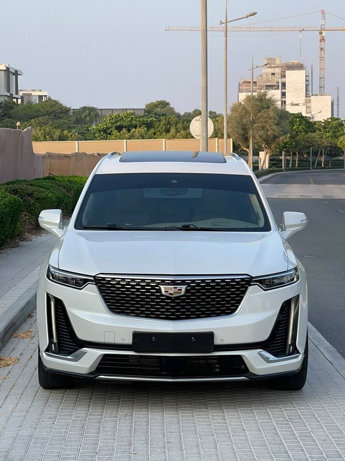 Used ⁦Cadillac XT6 I, 3.6 l, 2020⁩ in UAE, Ajman by DEAL CARS, White color. GCC Specs | AUTO.AE | Listing #288566