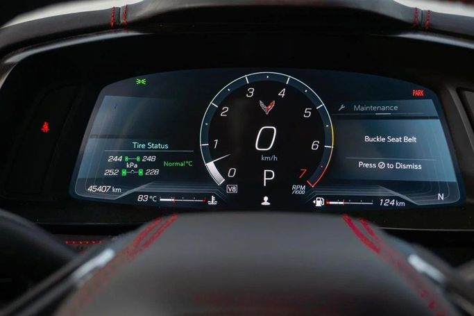 Подержанный Chevrolet Corvette Stingray C8, 6.2 л, 2024 в Аджмане от AMG Cars Белый цвет. Американская | AUTO.AE