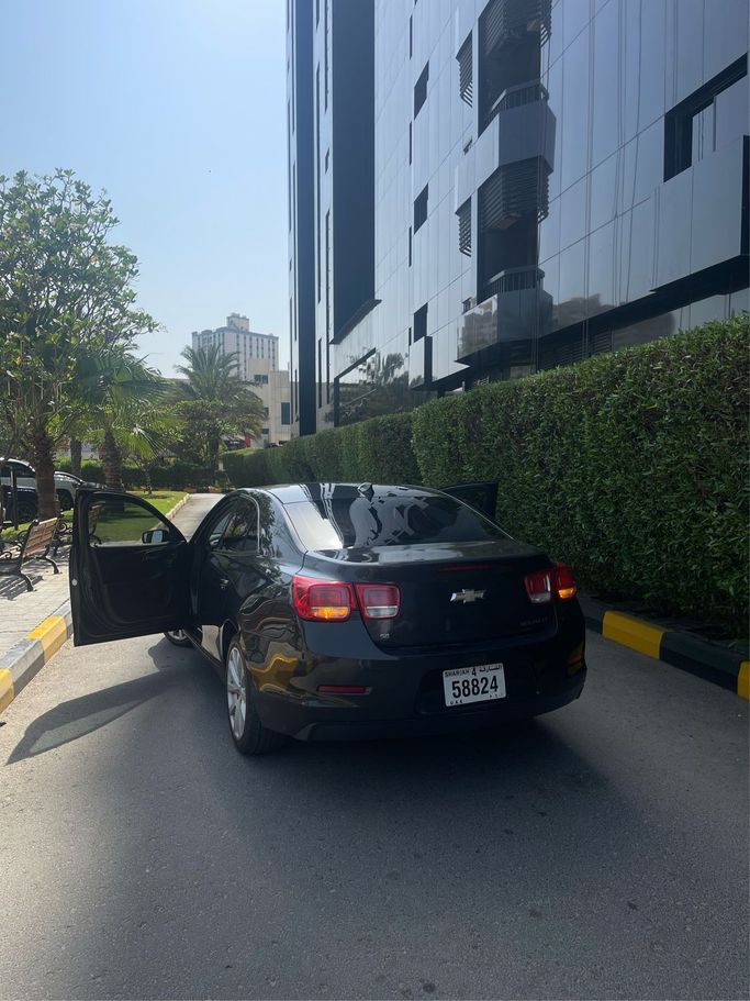 Used Chevrolet Malibu VIII Facelift, 2.0 l, 2015 in Ajman, Grey color. American Specs | AUTO.AE