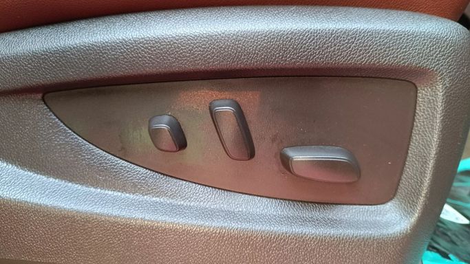 Подержанный Chevrolet Tahoe IV, 5.3 л, 2016 в Аджмане от Abu Rashid Cars  Золотистый цвет. GCC | AUTO.AE