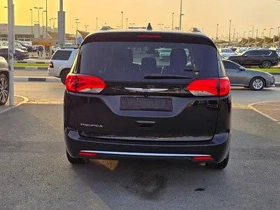 مستعملة Chrysler Pacifica عملية فيس ليفت RU، 3.6 لتر، 2020 في الإمارات، عجمان من ALWAJAHA AUTO، اللون أسود. أخرى | AUTO.AE | إعلان #282513 — صورة 4 من 9