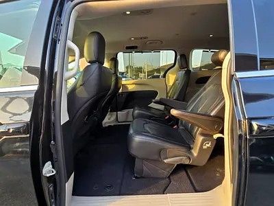 مستعملة Chrysler Pacifica عملية فيس ليفت RU، 3.6 لتر، 2020 في الإمارات، عجمان من ALWAJAHA AUTO، اللون أسود. أخرى | AUTO.AE | إعلان #282513 — صورة 5 من 9