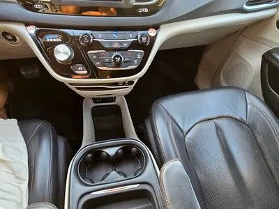 مستعملة Chrysler Pacifica عملية فيس ليفت RU، 3.6 لتر، 2020 في الإمارات، عجمان من ALWAJAHA AUTO، اللون أسود. أخرى | AUTO.AE | إعلان #282513 — صورة 8 من 9