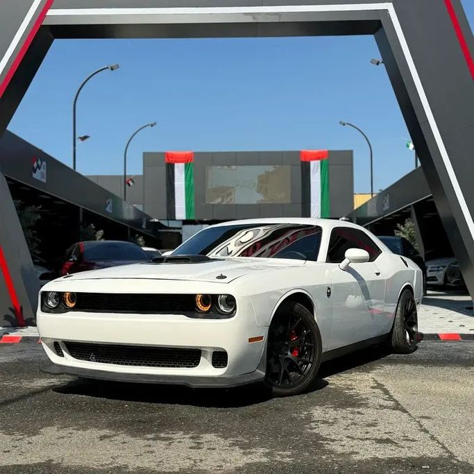 Подержанный Dodge Challenger R_T III Рестайлинг 2, 6.4 л, 2019 в Аджмане от Damascus Motors  Белый цвет. Американская | AUTO.AE