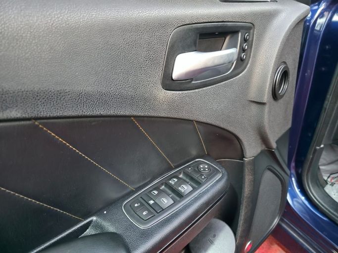 Подержанный Dodge Charger SRT VII (LD) Рестайлинг, 6.4 л, 2017 в Аджмане от Abu Rashid Cars  Синий цвет.  | AUTO.AE