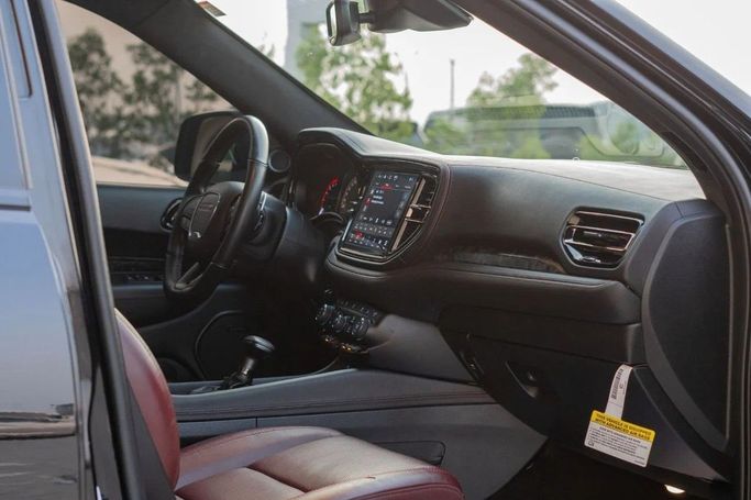 Подержанный Dodge Durango III Рестайлинг 2, 5.7 л, 2024 в Аджмане от AMG Cars Черный цвет. Американская | AUTO.AE