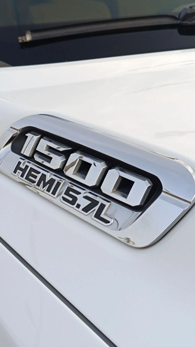 Подержанный Dodge RAM IV (DS/DJ), 5.7 л, 2019 в Аджмане от Abu Rashid Cars  Белый цвет. GCC | AUTO.AE