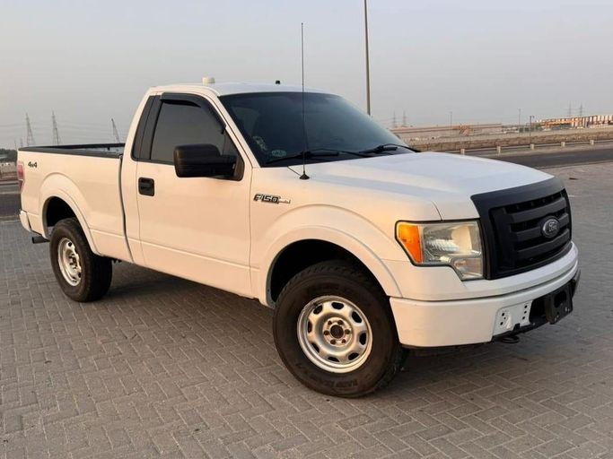 Used Ford F-150 XII, 5.4 l, 2011 in Ajman by Auto Zone, White color. Other | AUTO.AE