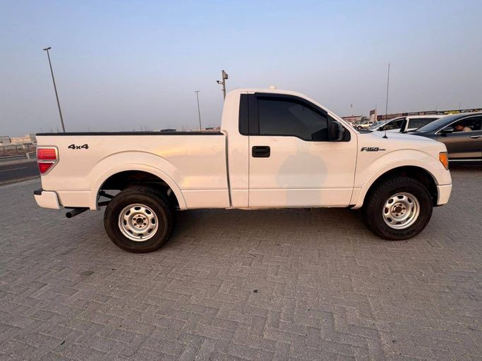 Used Ford F-150 XII, 5.4 l, 2011 in Ajman by Auto Zone, White color. Other | AUTO.AE