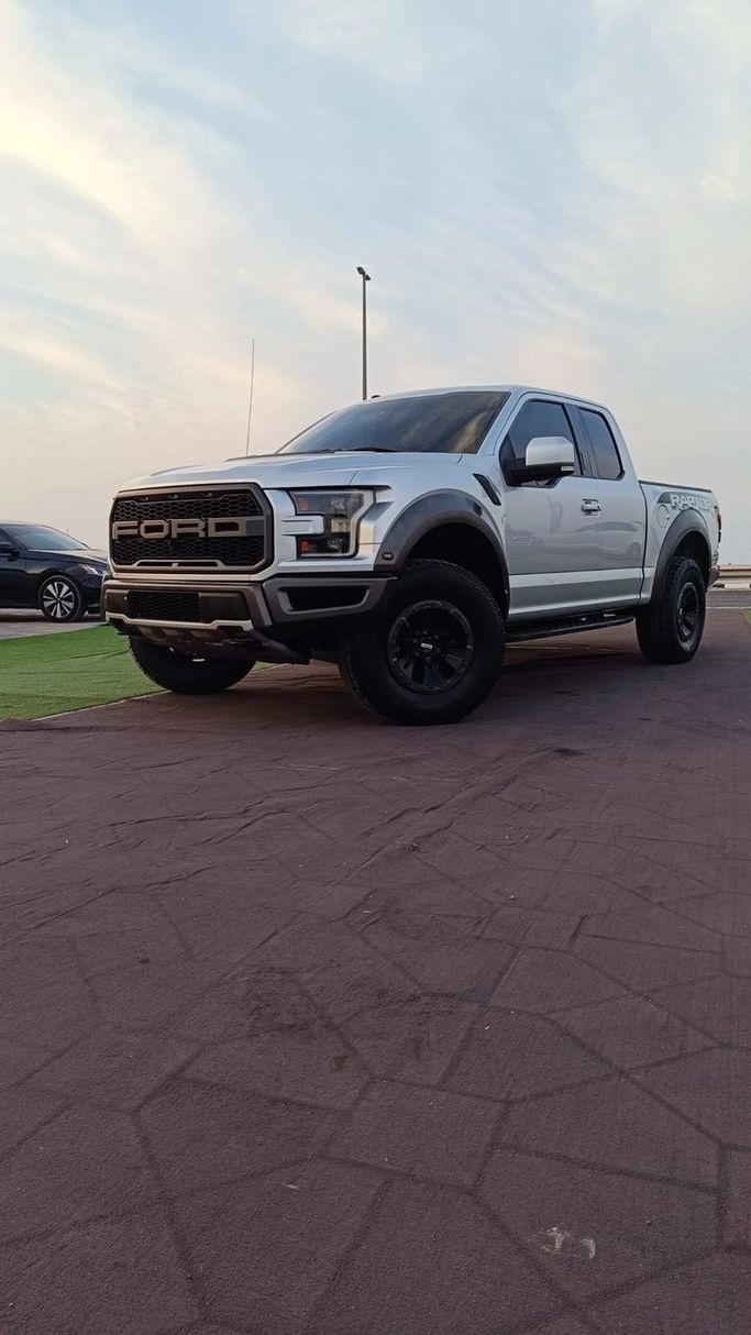 Подержанный Ford F-150 XIII Рестайлинг, 3.5 л, 2018 в Аджмане от Abu Rashid Cars  Серебристый цвет. GCC | AUTO.AE