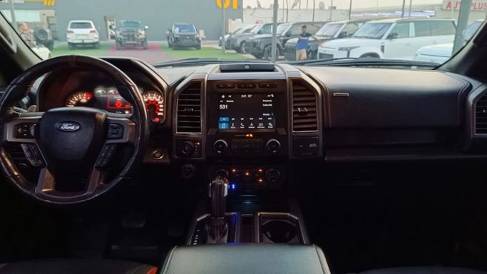 Подержанный Ford F-150 XIII Рестайлинг, 3.5 л, 2018 в Аджмане от Abu Rashid Cars  Серебристый цвет. GCC | AUTO.AE