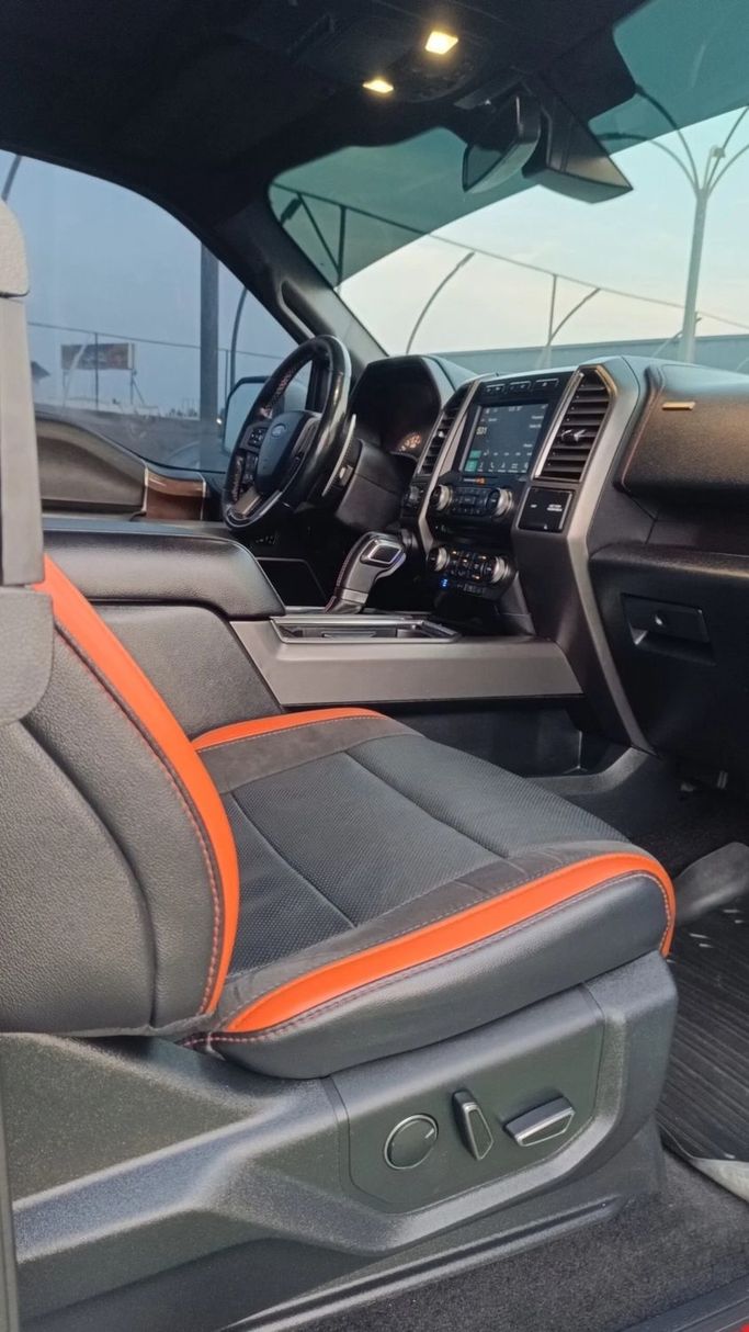 Подержанный Ford F-150 XIII Рестайлинг, 3.5 л, 2018 в Аджмане от Abu Rashid Cars  Серебристый цвет. GCC | AUTO.AE