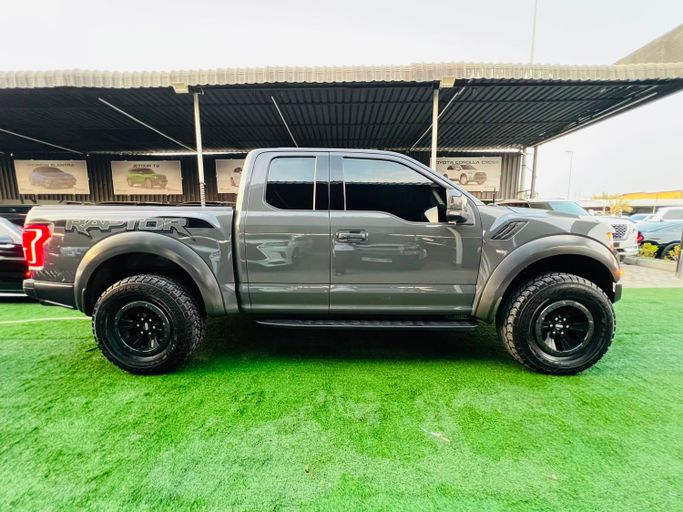 Подержанный Ford F-150 XIII Рестайлинг, 3.5 л, 2018 в Аджмане от Al Jernas Used Cars Trading FZE Серый цвет. GCC | AUTO.AE | Объявление #272452