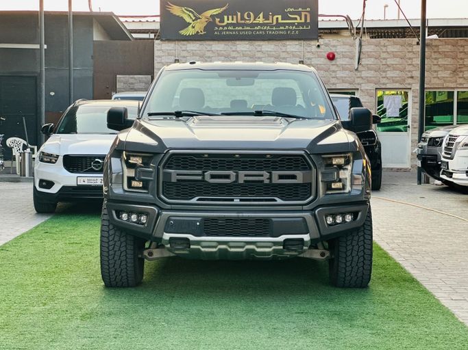 مستعملة ⁦Ford F-150 الثالث عشر، 3.5 l، 2018⁩ في في الإمارات, عجمان من DEAL CARS، اللون رمادي. مواصفات الخليج | AUTO.AE | إعلان #288136