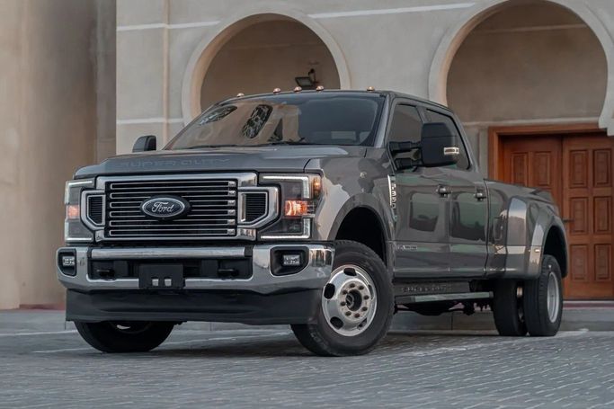 Подержанный Ford F-350 Super Duty IV, 6.7 л, 2021 в Аджмане от AMG Cars Серый цвет. Американская | AUTO.AE