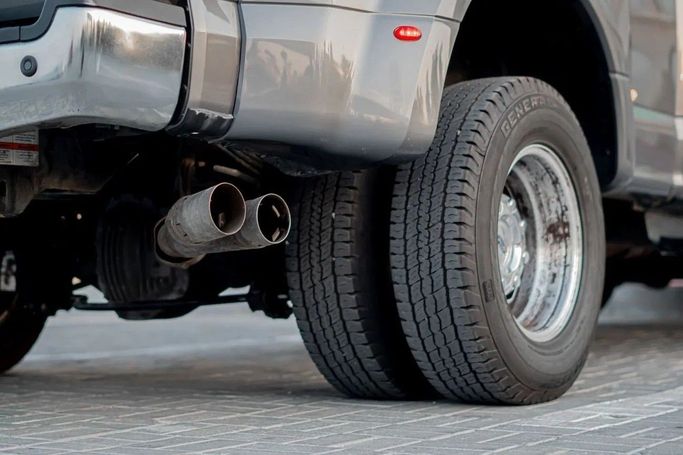 Подержанный Ford F-350 Super Duty IV, 6.7 л, 2021 в Аджмане от AMG Cars Серый цвет. Американская | AUTO.AE