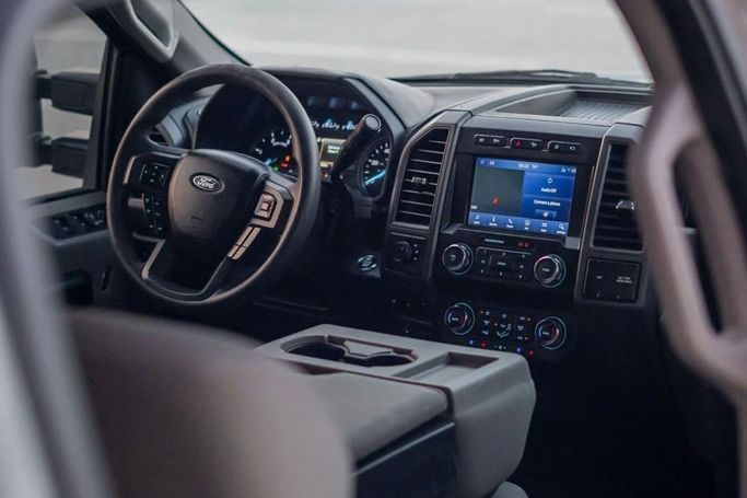 Подержанный Ford F-350 Super Duty IV, 6.7 л, 2021 в Аджмане от AMG Cars Серый цвет. Американская | AUTO.AE