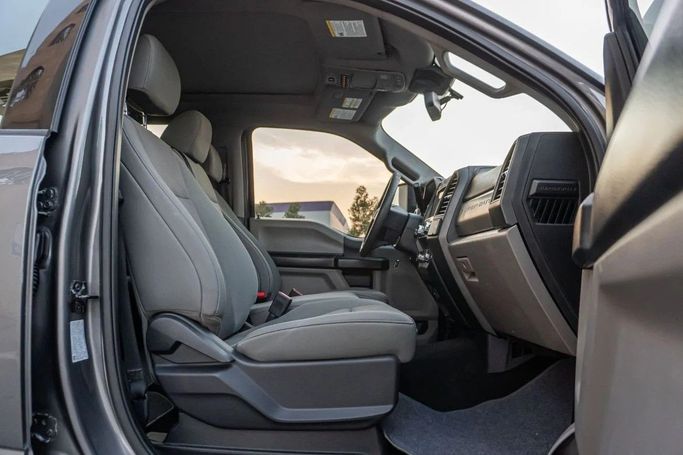 Подержанный Ford F-350 Super Duty IV, 6.7 л, 2021 в Аджмане от AMG Cars Серый цвет. Американская | AUTO.AE