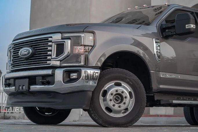 Подержанный Ford F-350 Super Duty IV, 6.7 л, 2021 в Аджмане от AMG Cars Серый цвет. Американская | AUTO.AE