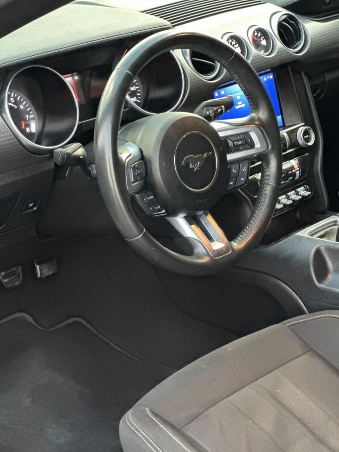 Подержанный Ford Mustang VI Рестайлинг, 5.0 л, 2020 в Аджмане от Abu Rashid Cars  Серый цвет. Американская | AUTO.AE