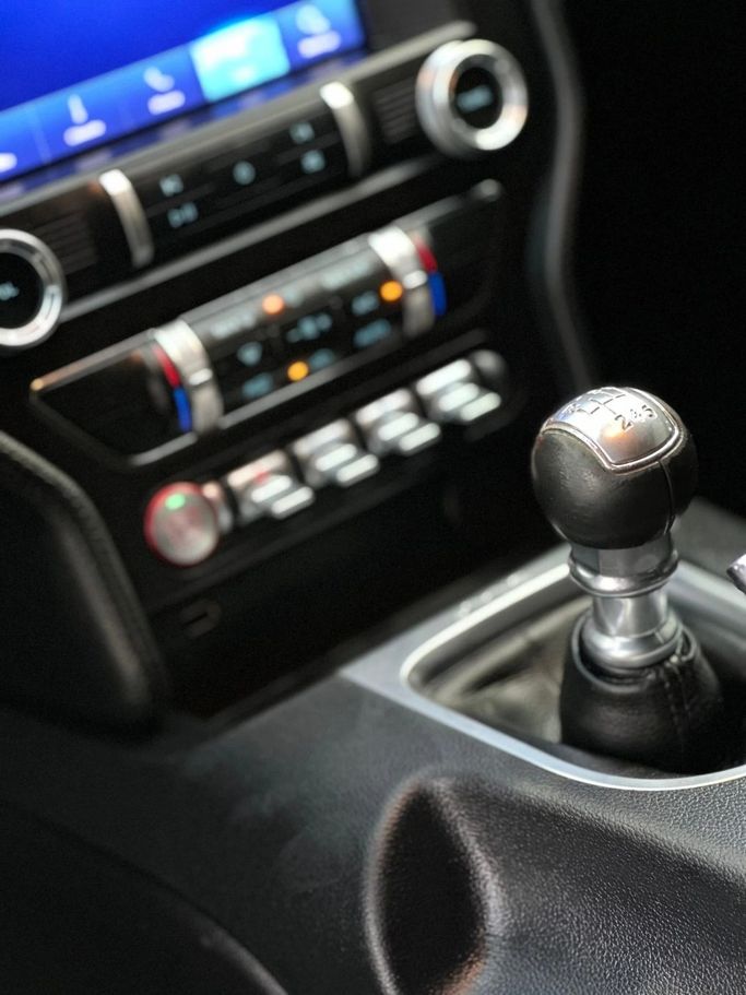 Подержанный Ford Mustang VI Рестайлинг, 5.0 л, 2020 в Аджмане от Abu Rashid Cars  Серый цвет. Американская | AUTO.AE