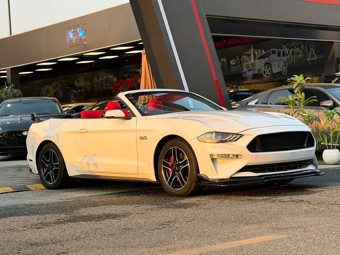Used Ford Mustang VI Facelift, 5.0 l, 2020 in Ajman by Damascus Motors , White color. American Specs | AUTO.AE