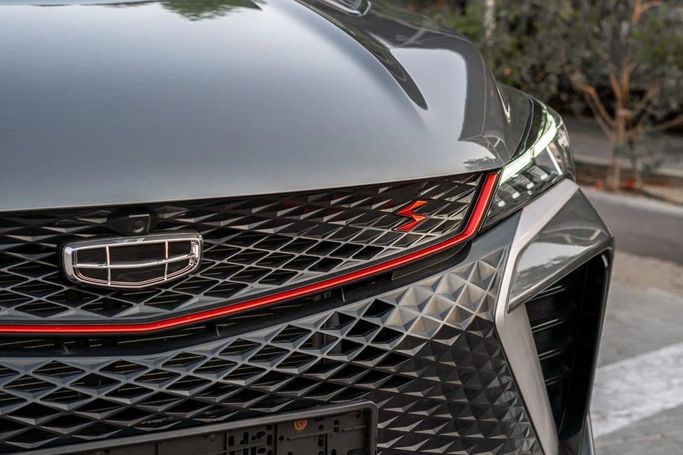 Подержанный Geely Coolray I Рестайлинг, 1.5 л, 2024 в Аджмане от AMG Cars Серый цвет. GCC | AUTO.AE