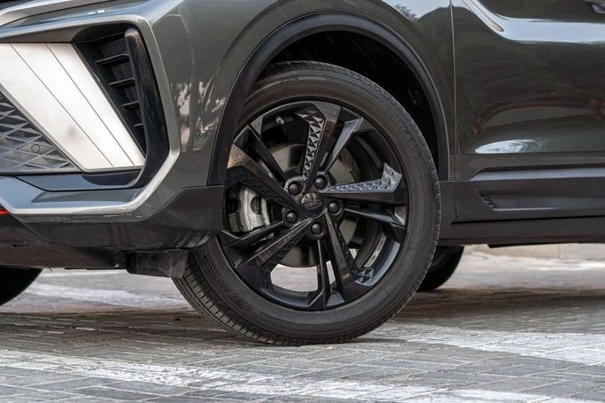 Подержанный Geely Coolray I Рестайлинг, 1.5 л, 2024 в Аджмане от AMG Cars Серый цвет. GCC | AUTO.AE