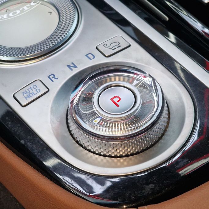 Подержанный Genesis G80 II, 2.5 л, 2021 в Аджмане от Syria Motors Белый цвет. Корейская | AUTO.AE