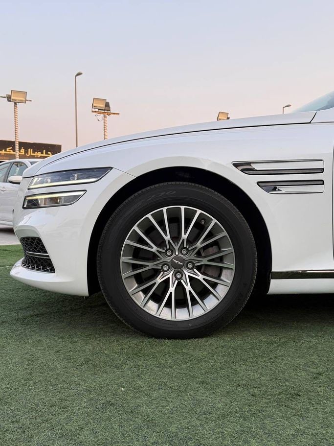 Подержанный Genesis G80 II, 2.5 л, 2021 в Аджмане от Syria Motors Белый цвет. Корейская | AUTO.AE