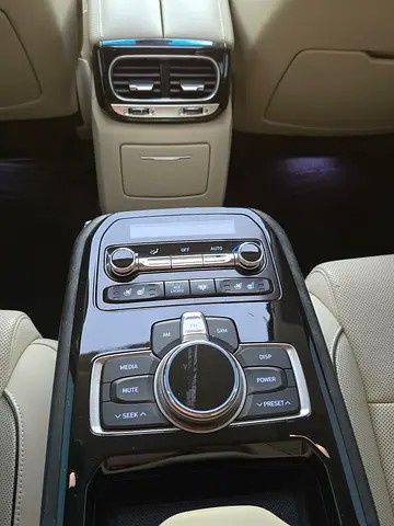 مستعملة Genesis G90 أنا فيس ليفت، 5.0 لتر، 2022 في الإمارات، عجمان من ALWAJAHA AUTO، اللون أزرق. المواصفات الأمريكية | AUTO.AE | إعلان #282530 — صورة 9 من 9