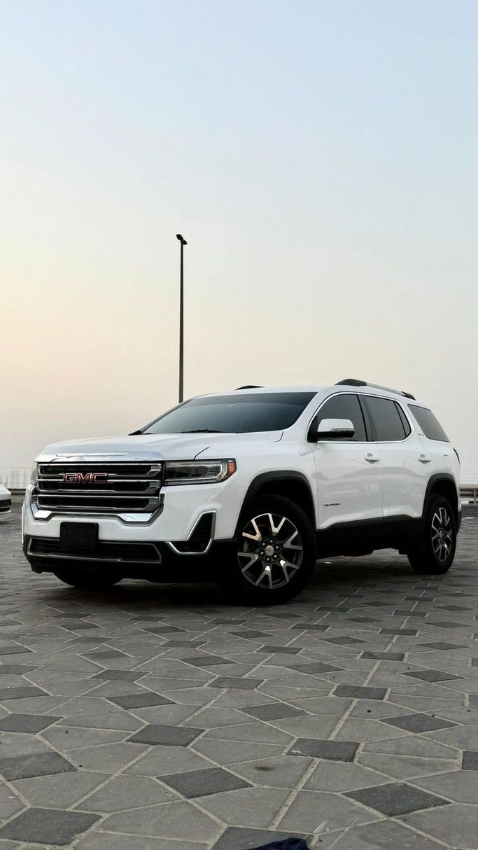 Подержанный GMC Acadia II Рестайлинг, 3.6 л, 2020 в Аджмане от Abu Rashid Cars  Белый цвет. GCC | AUTO.AE