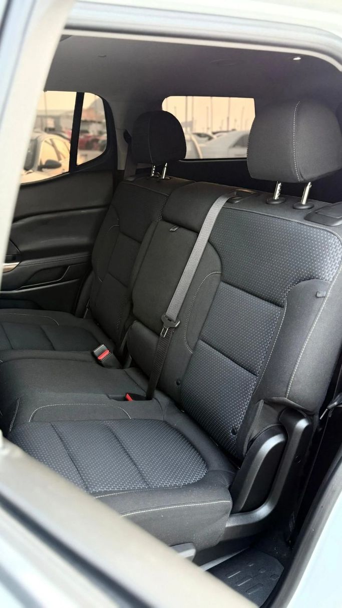 Подержанный GMC Acadia II Рестайлинг, 3.6 л, 2020 в Аджмане от Abu Rashid Cars  Белый цвет. GCC | AUTO.AE