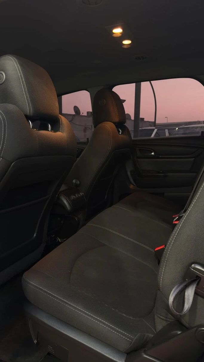 Подержанный GMC Acadia I Рестайлинг, 3.6 л, 2015 в Аджмане от Abu Rashid Cars  Черный цвет. GCC | AUTO.AE