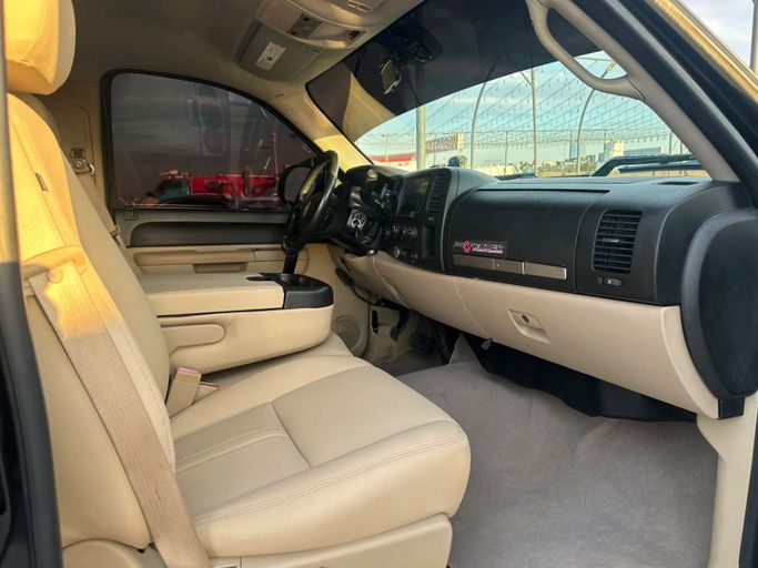 Подержанный GMC Sierra II (GMT900), 5.3 л, 2010 в Аджмане от Abu Rashid Cars  Черный цвет. GCC | AUTO.AE