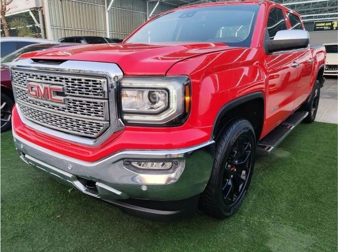 مستعملة GMC Sierra رابعاً, 5.3 l, 2018 في في عجمان من TABARAK AUTO 85، اللون أحمر. المواصفات الكندية | AUTO.AE