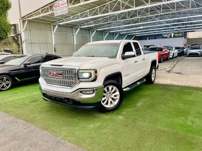 مستعملة GMC Sierra رابعاً, 5.3 l, 2019 في في عجمان من TABARAK AUTO 85، اللون أبيض. المواصفات الكندية | AUTO.AE