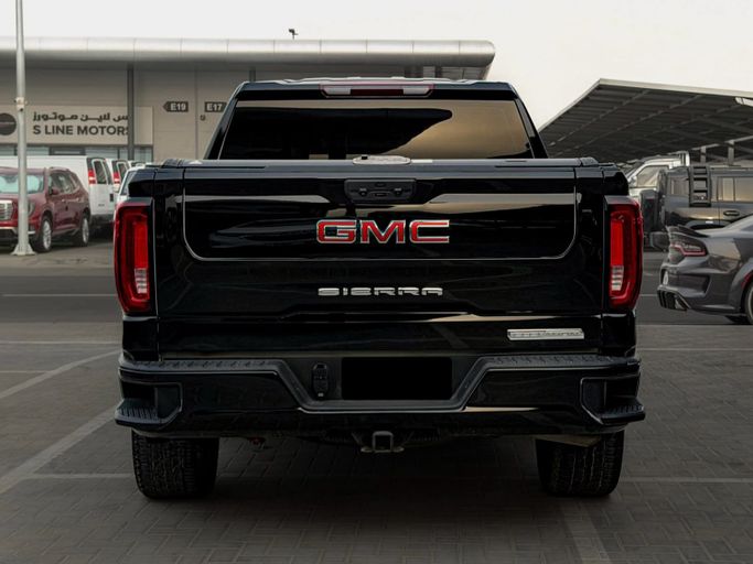 Подержанный GMC Sierra IV Рестайлинг, 5.3 л, 2023 в ОАЭ, Аджман от F8 MOTORS Черный цвет. Американская | AUTO.AE | Объявление #274198