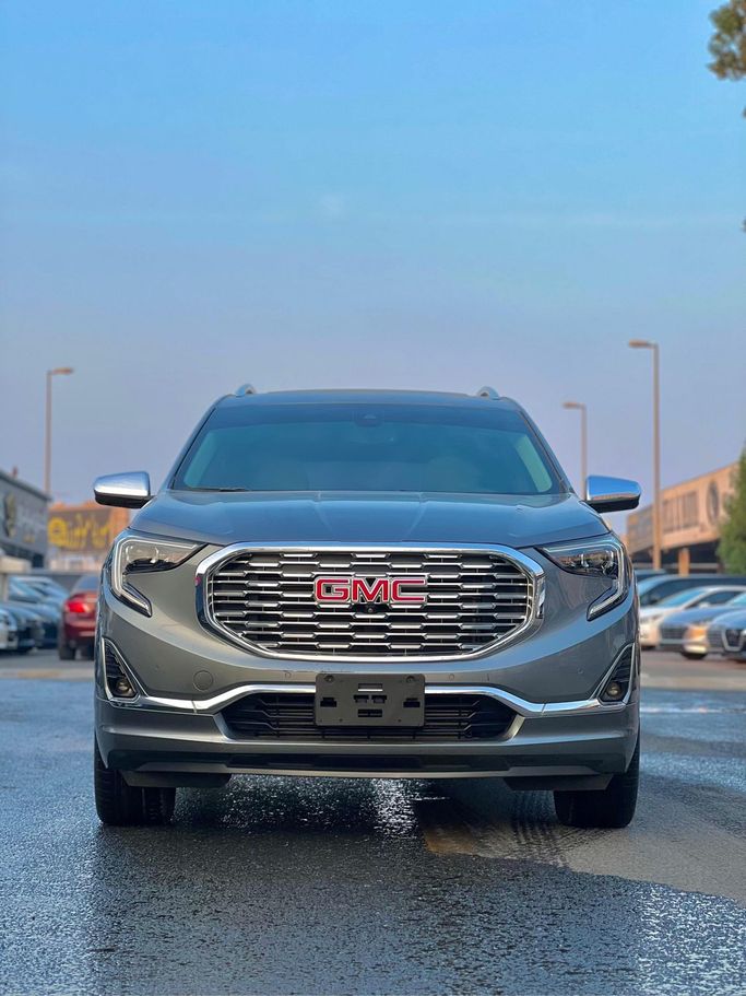 Used GMC Terrain II, 2.0 l, 2020 in Ajman, Grey color.  | AUTO.AE