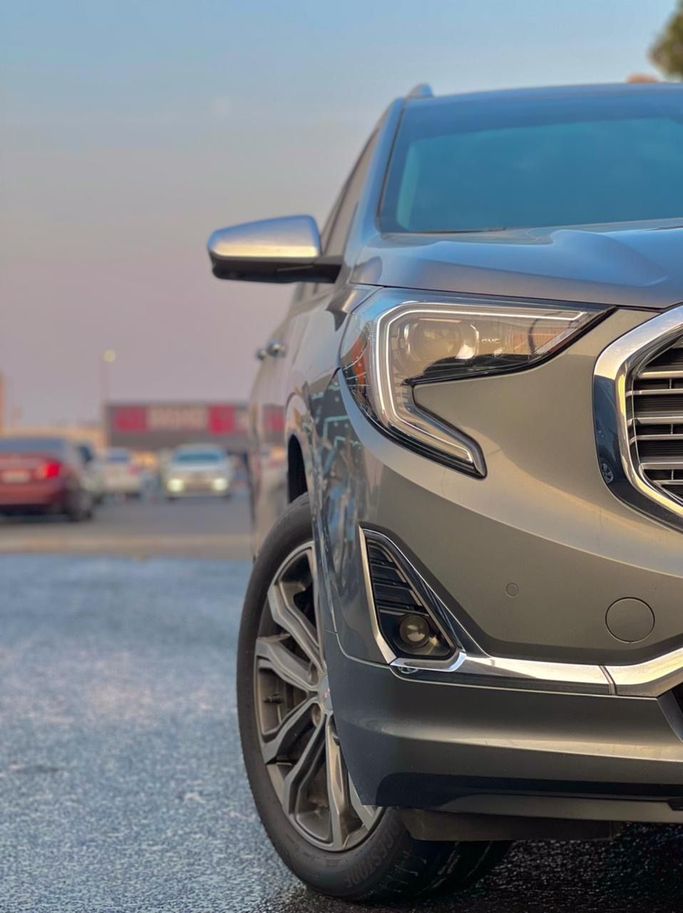 Used GMC Terrain II, 2.0 l, 2020 in Ajman, Grey color.  | AUTO.AE
