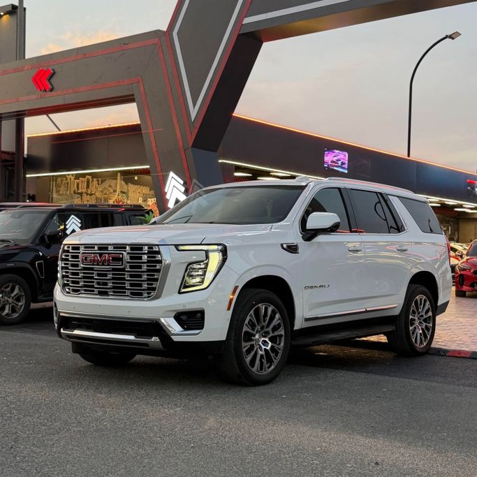 Подержанный GMC Yukon XL V Рестайлинг, 6.2 л, 2025 в Аджмане от Syria Motors Белый цвет. Американская | AUTO.AE