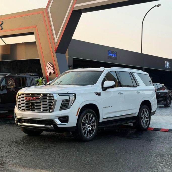 Подержанный GMC Yukon XL V Рестайлинг, 6.2 л, 2025 в Аджмане от Syria Motors Белый цвет. Американская | AUTO.AE