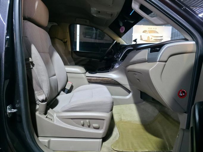 Подержанный GMC Yukon IV (GMT K2UG), 5.3 л, 2015 в Аджмане от Abu Rashid Cars  Серый цвет. Other | AUTO.AE