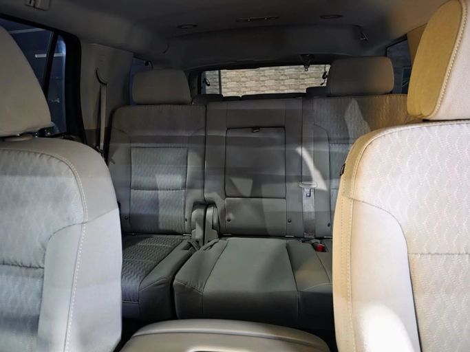 Подержанный GMC Yukon IV (GMT K2UG), 5.3 л, 2015 в Аджмане от Abu Rashid Cars  Серый цвет. Other | AUTO.AE