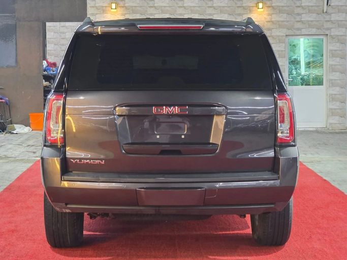 Подержанный GMC Yukon IV (GMT K2UG), 5.3 л, 2015 в Аджмане от Abu Rashid Cars  Серый цвет. Other | AUTO.AE